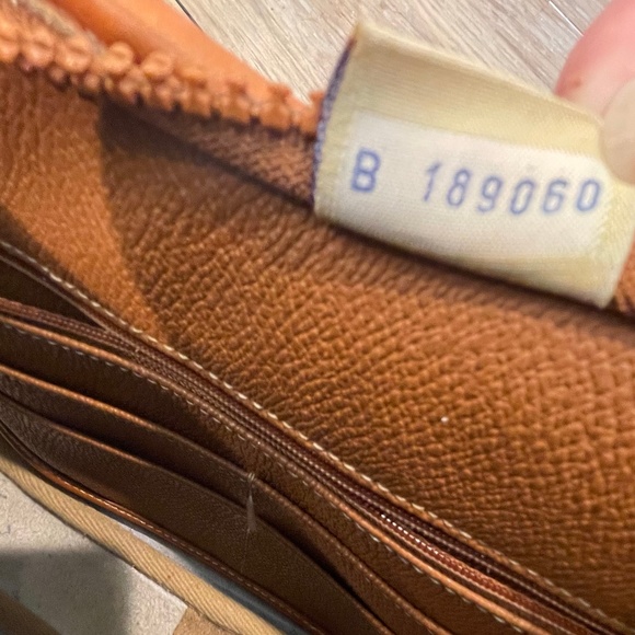 Vintage Dooney Bourke All Weather Leather Handbag! - Picture 5 of 16